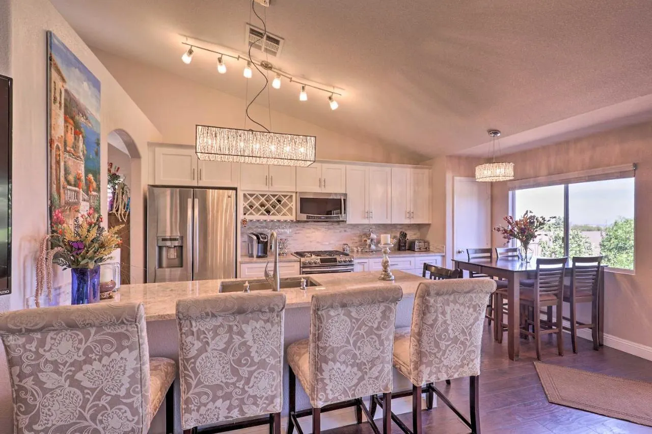 Holiday home Henderson Home With Pool And Mountain, Strip Views! Las Vegas